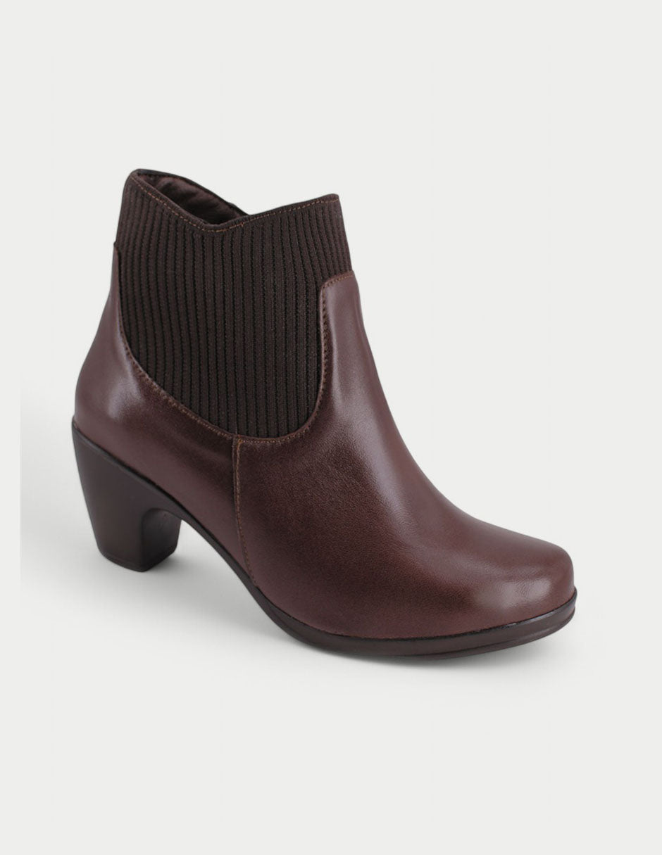 Alexa Boot 05