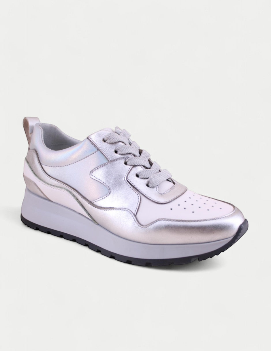 Manet Yumei 02 silver leather sneakers with white accents and perforated toe box. Comfortable and stylish.