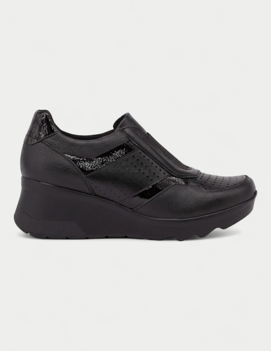 Tenis de plataforma Venecia 01 en piel negra para mujer, vista lateral
