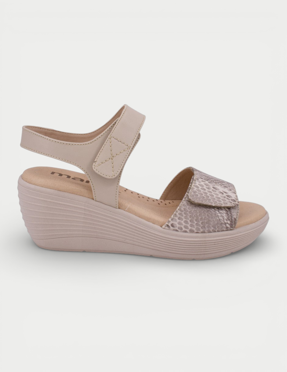 Manet Bella 01 beige leather sandals with adjustable strap and snake print detail on the vamp. Ergonomic platform sole.