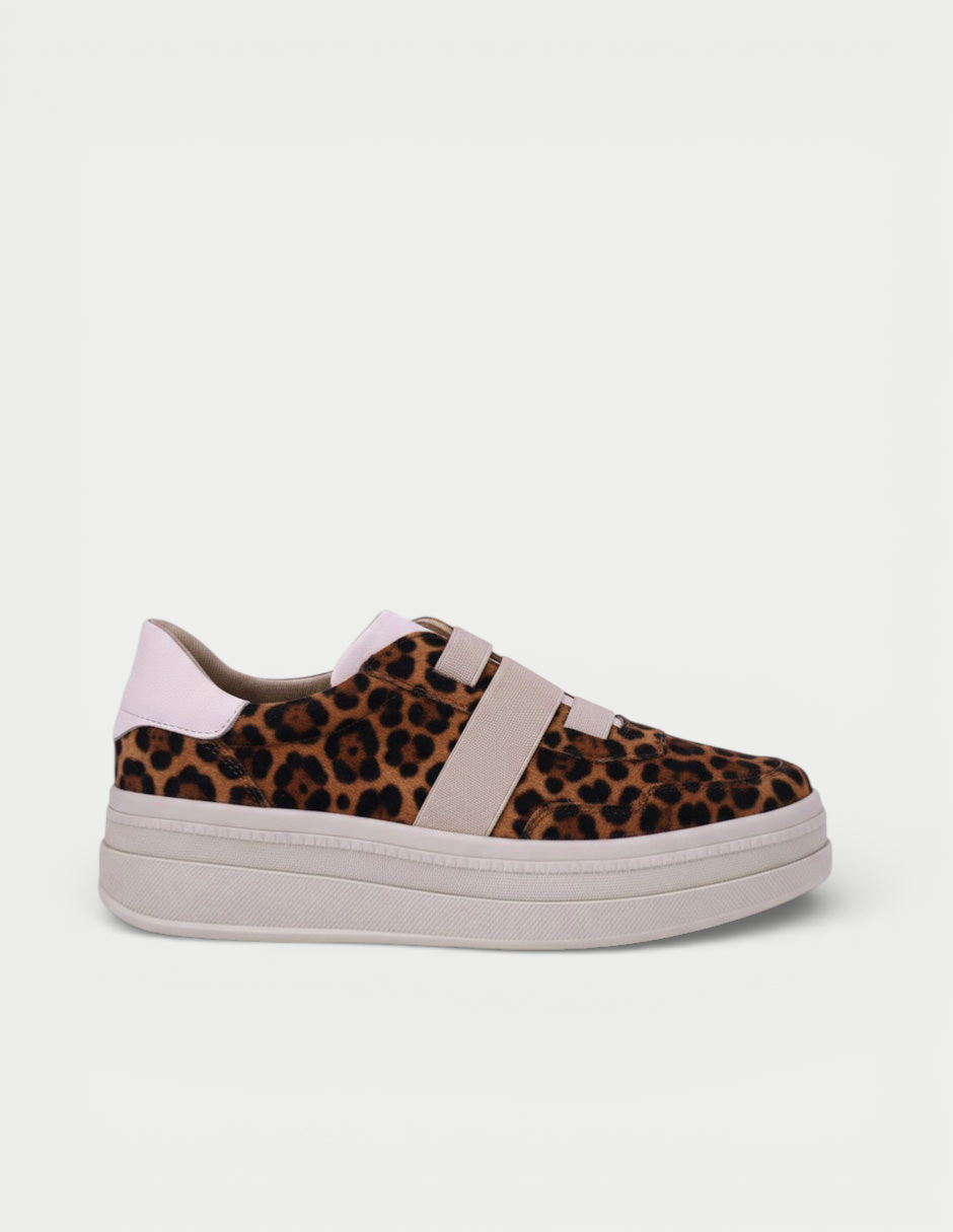Manet Ema 01 leopard print sneakers with beige straps and light pink heel detail. Low platform sole.