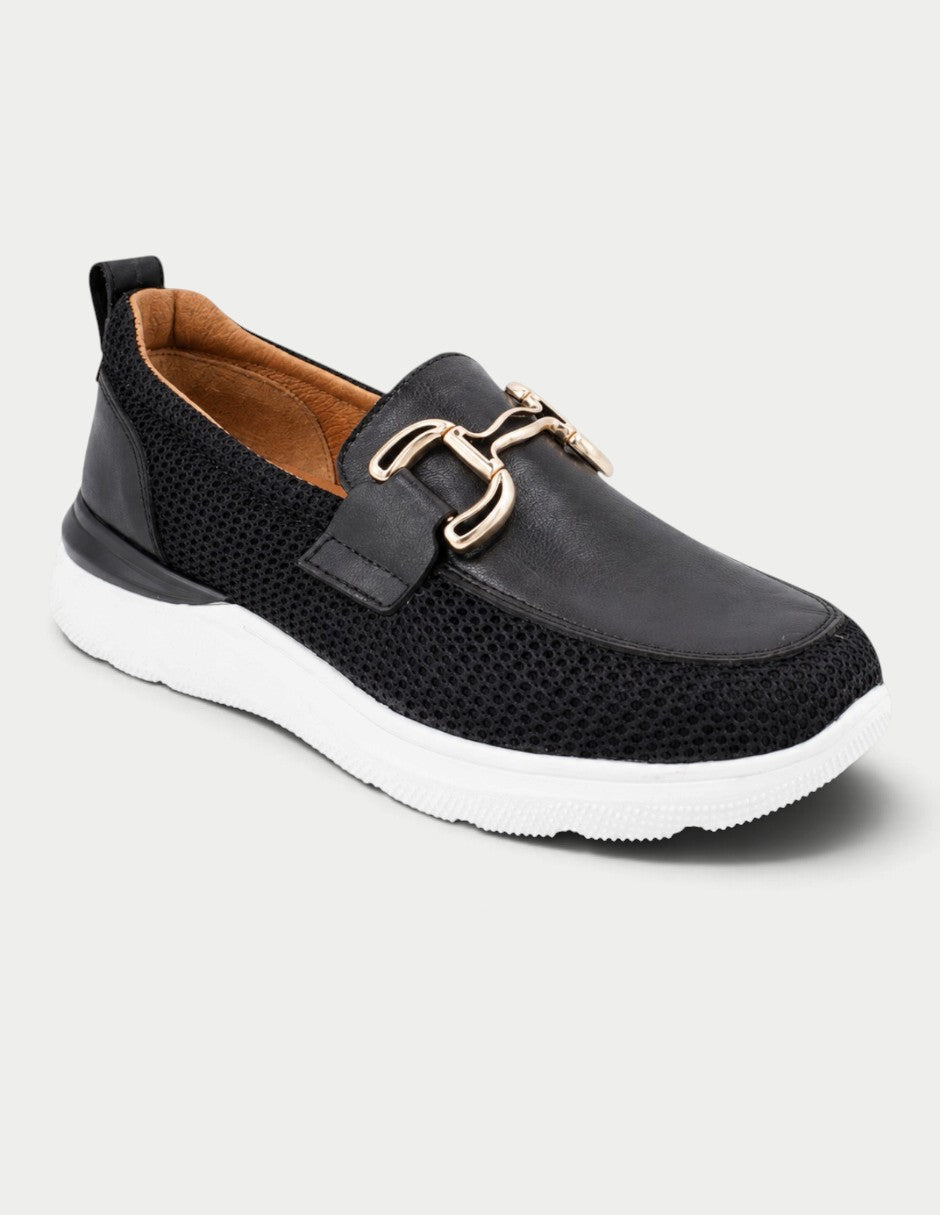 Mocasines Manet Lyzzi 02 negros de piel y textil con detalle metálico y suela blanca de 3 cm